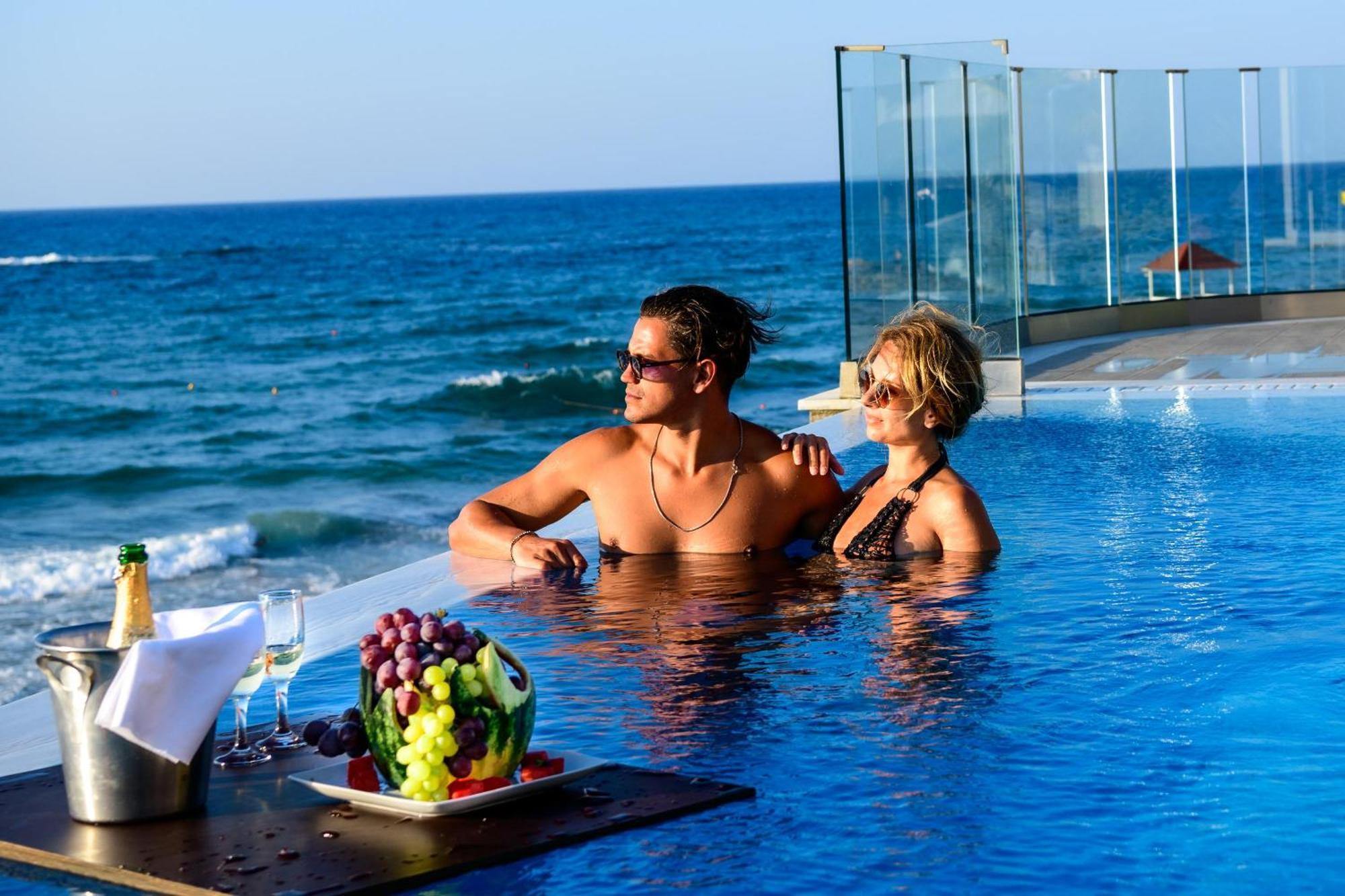 Alexander Beach Hotel & Village Resort Malia Exterior foto